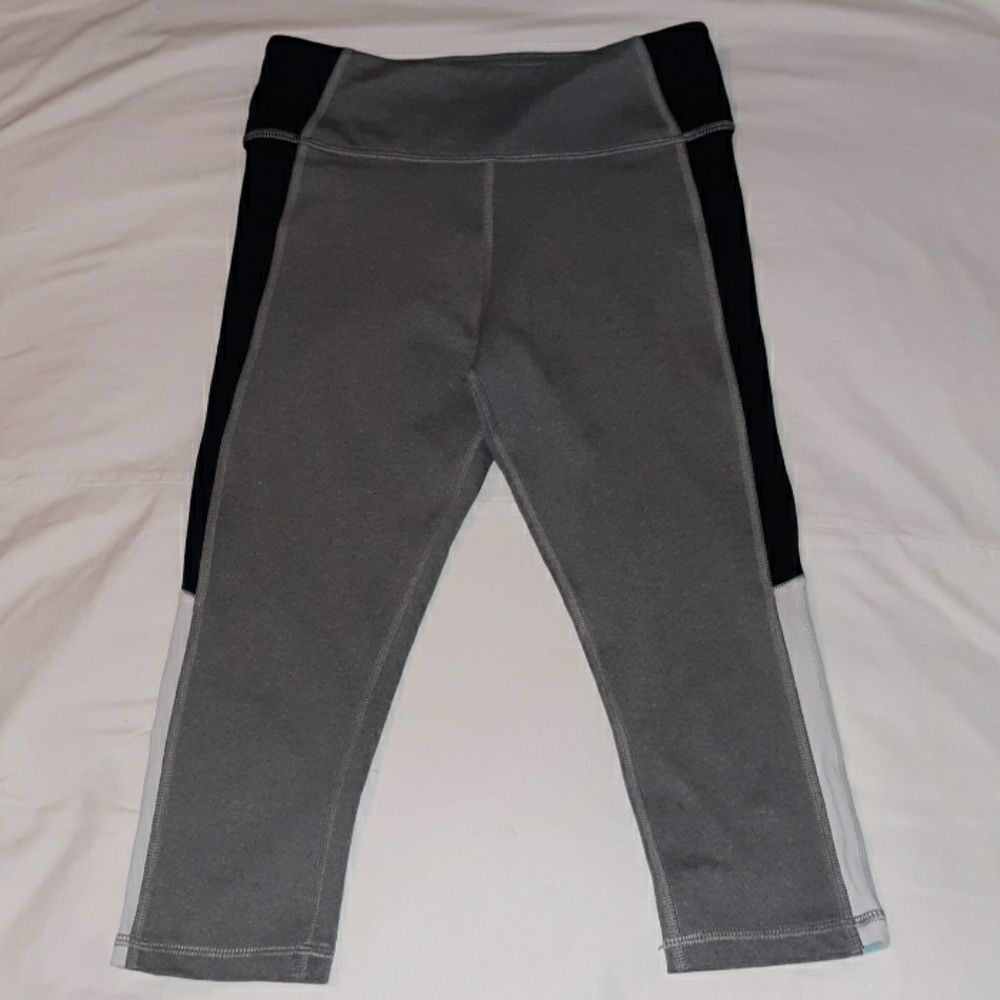 Trina Turk Colorblock‎ High Waist Capri Leggings
S